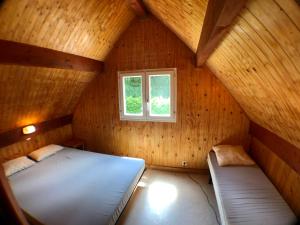 Chalets dans le parc d'un Manoir du 19eme siècle