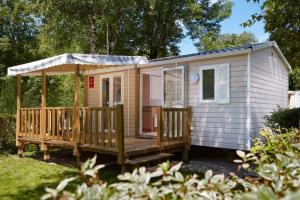 Camping Country Park - Camping Les Etangs Fleuris Route de la Couture 77131 Touquin Île-de-France