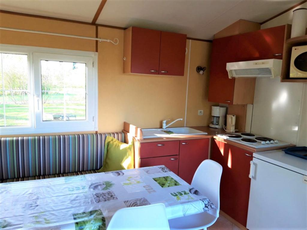 Chalet Camping des 2 Rives- Mobilhomes 26 Rue de Toulon, 71190 Étang-sur-Arroux