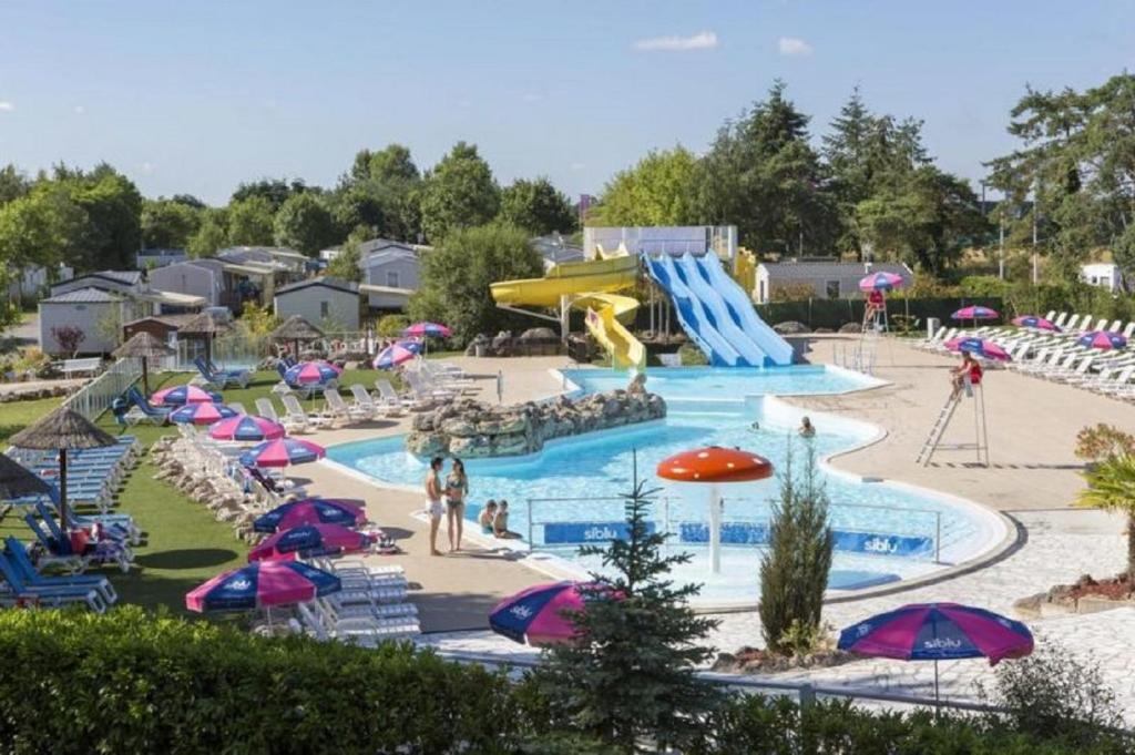 Camping Domaine de Dugny, entre châteaux et zoo de Beauval Dugny 41150 Onzain