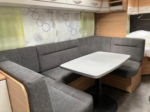 Ferienunterkunft Mietwohnwagen mit Dusche und WC Typ Storch