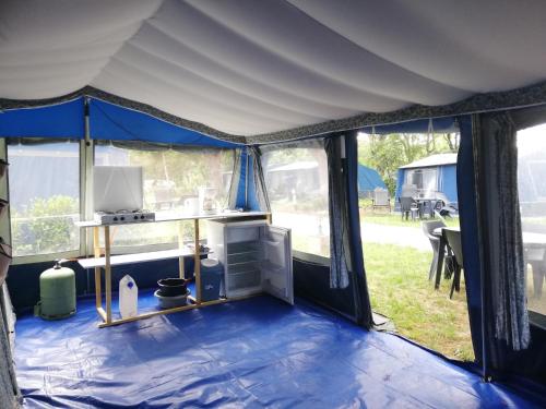 Hébergements sur camping au bord de la mer