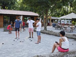 Camping Huttopia Millau 455 Avenue de l'Aigoual 12100 Millau Midi-Pyrénées