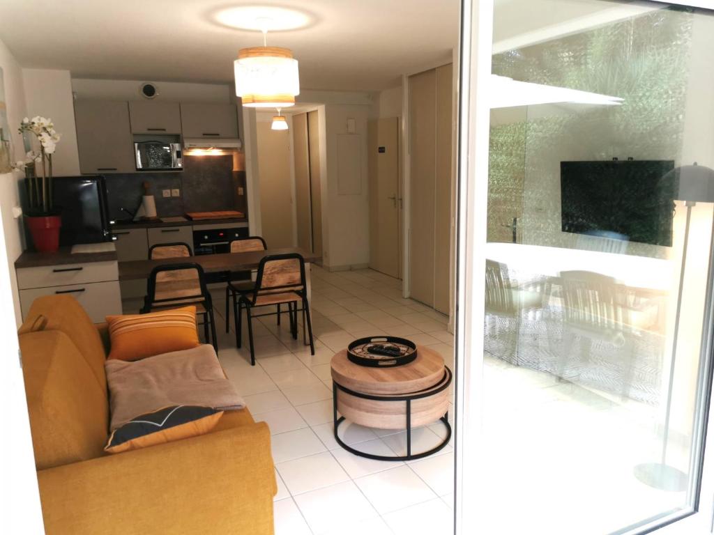Jolie Chambre privée en Caravane 10400 Barbuise