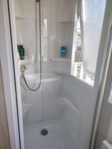 KERLANN 4 ETOILES MOBIL HOME 3 CHS 1 SDB Pont aven
