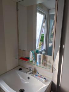 KERLANN 4 ETOILES MOBIL HOME 3 CHS 1 SDB Pont aven