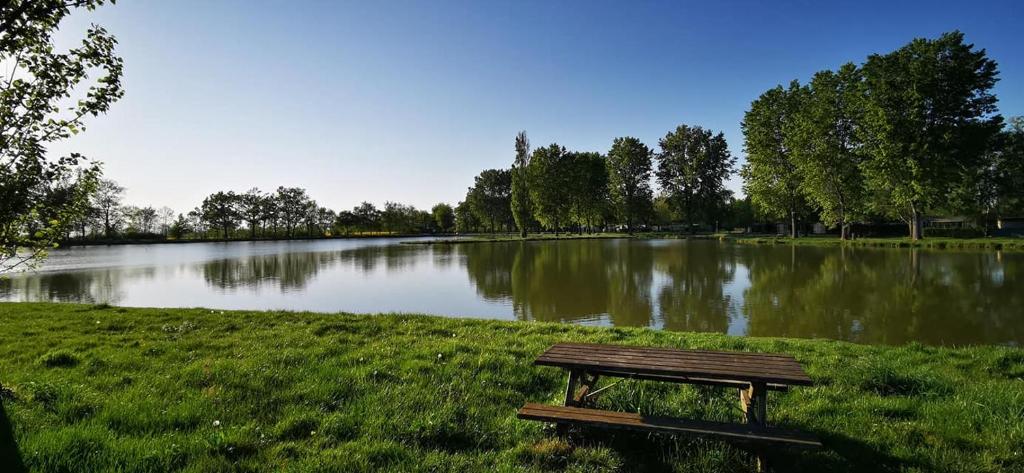 Camping L'Oasis des Dombes Route de Saint-Jean de Thurigneux 01330 Ambérieux-en-Dombes