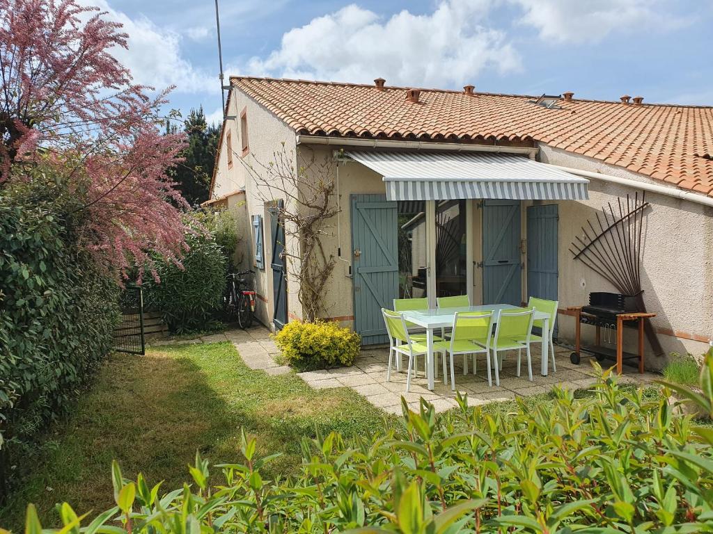 La cabane du 375, Piscine Clim,Jacuzzi et insolite 38430 Saint-Jean-de-Moirans