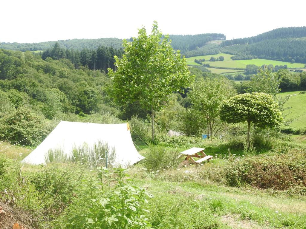 Tente de luxe Camping La Forêt du Morvan 1 Chemin de la Foret, 58370 Larochemillay