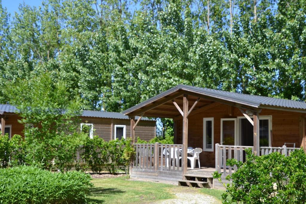 Chalets Camping La Loire Fleurie 60 Chemin de la Jalonniere, 85300 Le Perrier