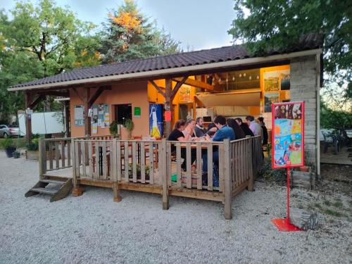 Camping CAMPING LE BEL AIR tente insolite Sibley's 4 personnes 311 Rue de la Piscine Limogne-en-Quercy