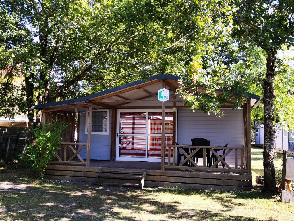 Camping Le Chalet d'Iris et Maurice entre Lac et Océan 120 Rue d'Aquitaine 33990 Hourtin