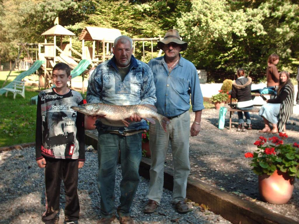 Camping Le chalet de Baptiste le pré Lorquin 02830 saint Michel 02830 Saint-Michel