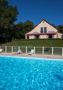 Camping Le Chalet Montegut hébergements insolites 24 Route du Chalet 03000 Coulandon Auvergne