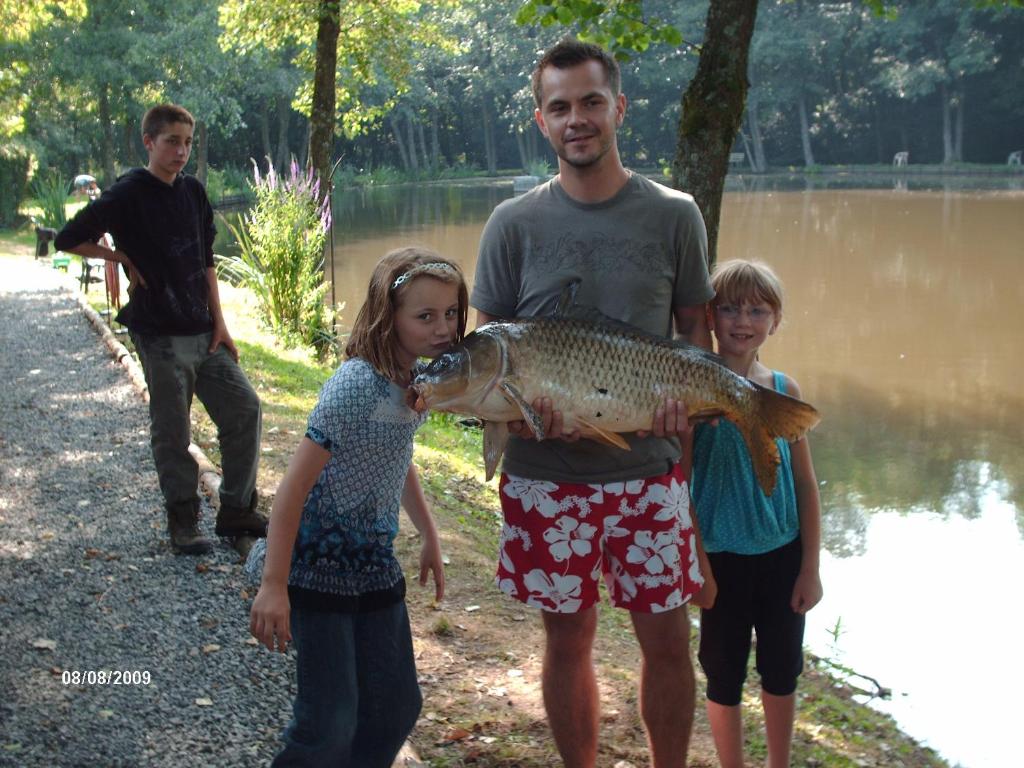 Camping le Gite de illian étang du pré lorquin 02830 Saint-Michel