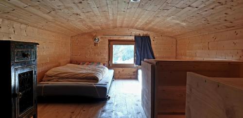 Le Petit Rias en Roulotte, 4 personnes, coin cuisine et cabinet de toilette