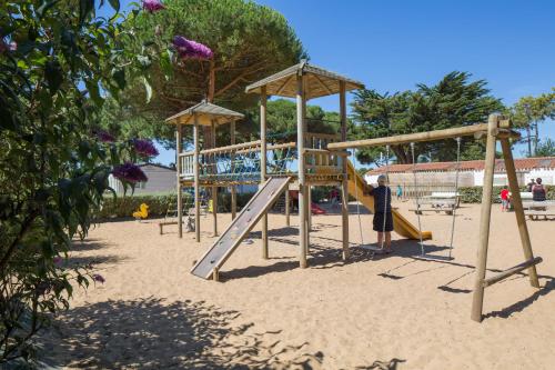 Camping Camping Le Suroit 25, bis avenue du Pas des Boeufs Le Bois-Plage-en-Ré