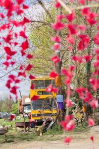 Le YESLOWBUS en fête
