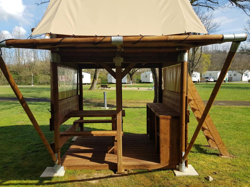 Camping Les Berges Du Cele 2 Promenade du Célé 46270 Bagnac