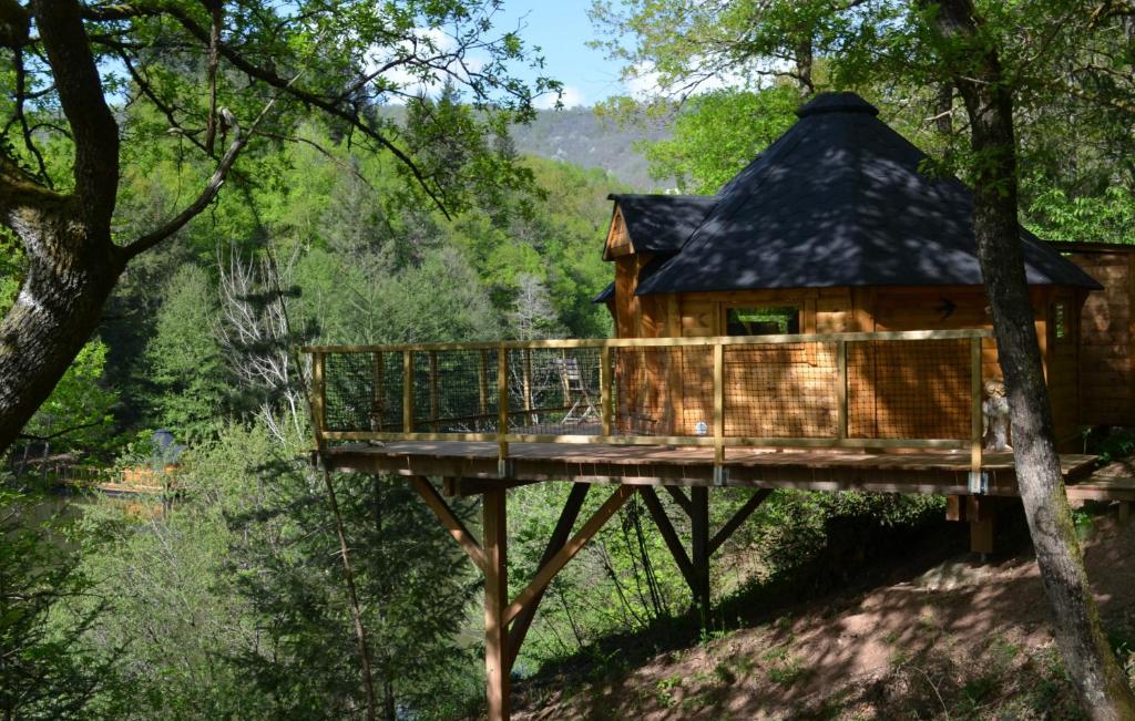 Les cabanes du Duzou La Salle, 12320 Conques-en-Rouergue