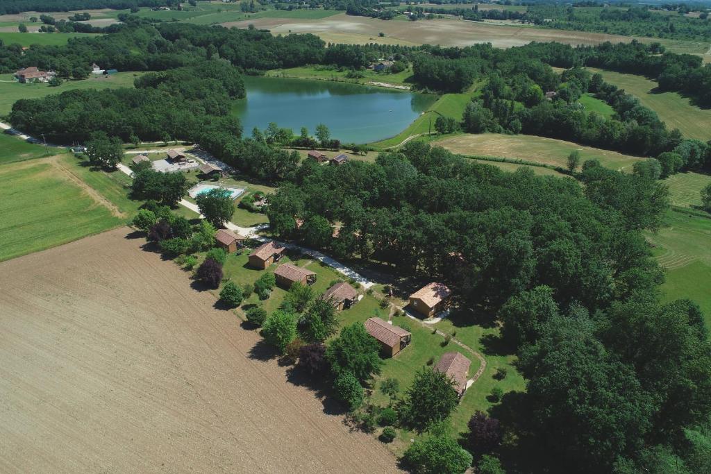 Camping Les chalets de Dordogne lieu dit le moutard 24500 Razac-dʼEymet