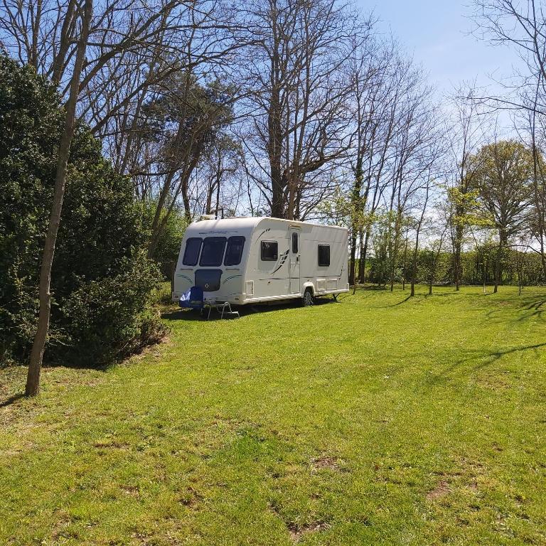 Camping Les Fontenelles Les Fontenelles, Route de Dompierre, Saligny sur Roudon 03470 Saligny-sur-Roudon