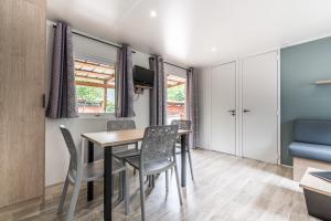 Les Mobil-homes By Le Marintan