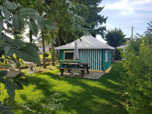 Camping Les Roulottes du Bazois Châtillon-en-Bazois france