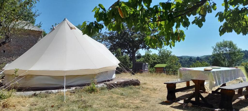 Camping Les Soleillas pour votre zen'ittude Les Soleillas Les Faurites 07240 Chalencon