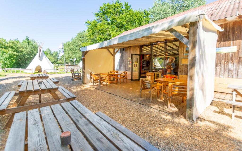 Les Tipis du Bonheur de Vivre Chemin du Parcaigneau, 72350 Brûlon