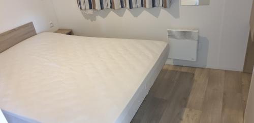 Location mobilhome naturiste montalivet Taxe de sejour et droit d entree a regler au camping en plus