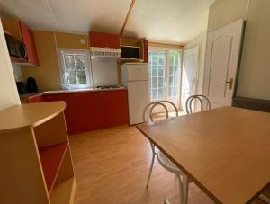 Logement 2 chambres avec jacuzzi sur terrain en pleine nature