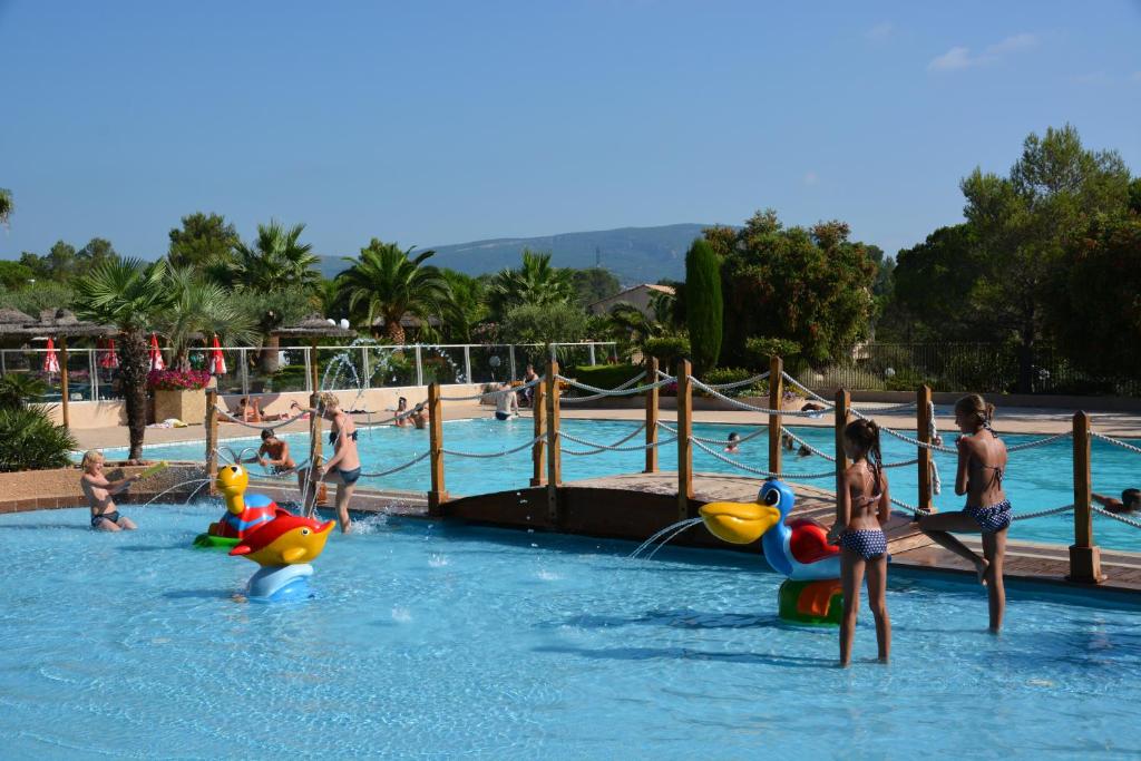 Luxe chalet voor 5 personen op Camping Leï Suves - JoyCasa Route de Marchandise - 1770 Boulevard Ric Hochet, 83520 Roquebrune-sur Argens