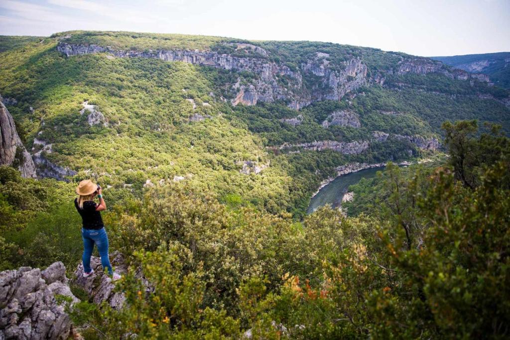 Tente de luxe Camping Mille Étoiles Mas de Serret, 07150 Labastide-de-Virac