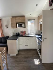 MOBIL-HOME 4 6 Personnes 2 CHAMBRES Camping Le Bois Dormant