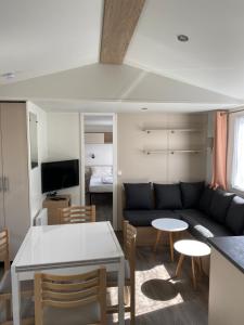 MOBIL-HOME 4 6 Personnes 2 CHAMBRES Camping Le Bois Dormant