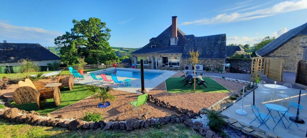 Mobil-home 4/6 Personnes , terrasse couverte ,piscine chauffée .