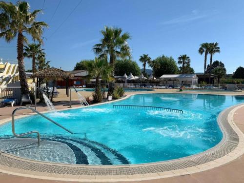Mobil-Home 4 étoiles espace piscine