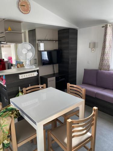 MOBIL HOME 6 8 Personnes 3 CH Camping Le Bois dormant