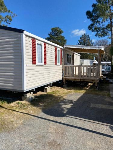 MOBIL-HOME 8 10 Personnes Camping Le Bois dormant