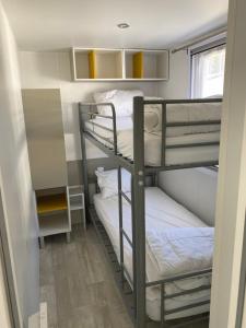 MOBIL-HOME 8 10 Personnes Camping Le Bois dormant