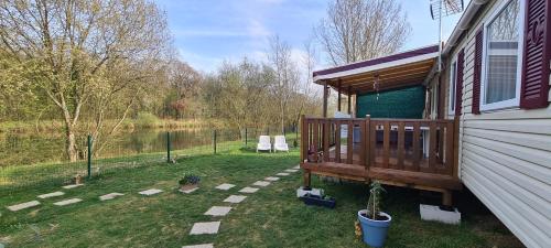Mobil-home 8 personnes VUE LAC & WI-FI INCLUS