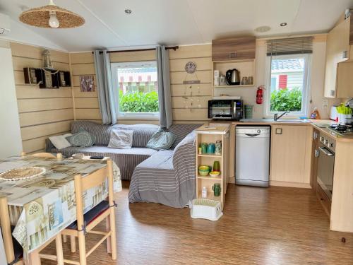 Mobil home camping 4* bord du lac de Biscarrosse.