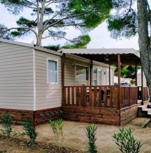 Camping Mobil-Home Camping Narbonne Plage 300 m de la plage 8 Avenue des Vacances 11100 Narbonne Languedoc-Roussillon