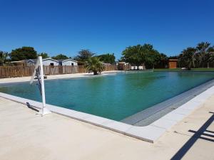 Mobil-Home Camping Novela