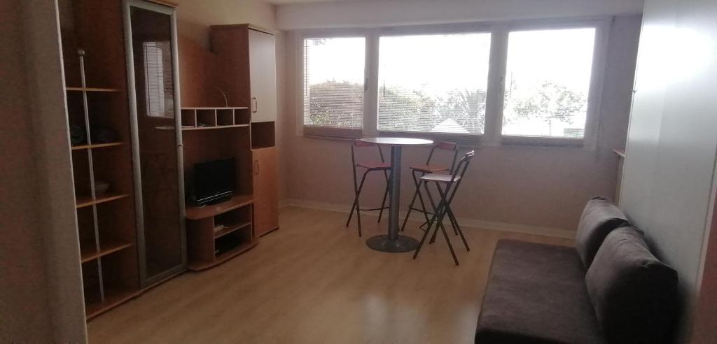 Mobil home climatisé ETANG DE BESSE 85270 La Parée Preneau