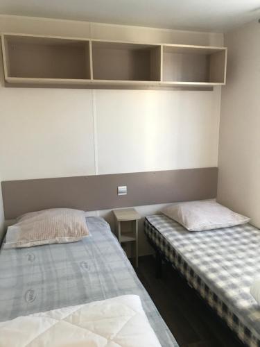 Mobil-home dans camping
