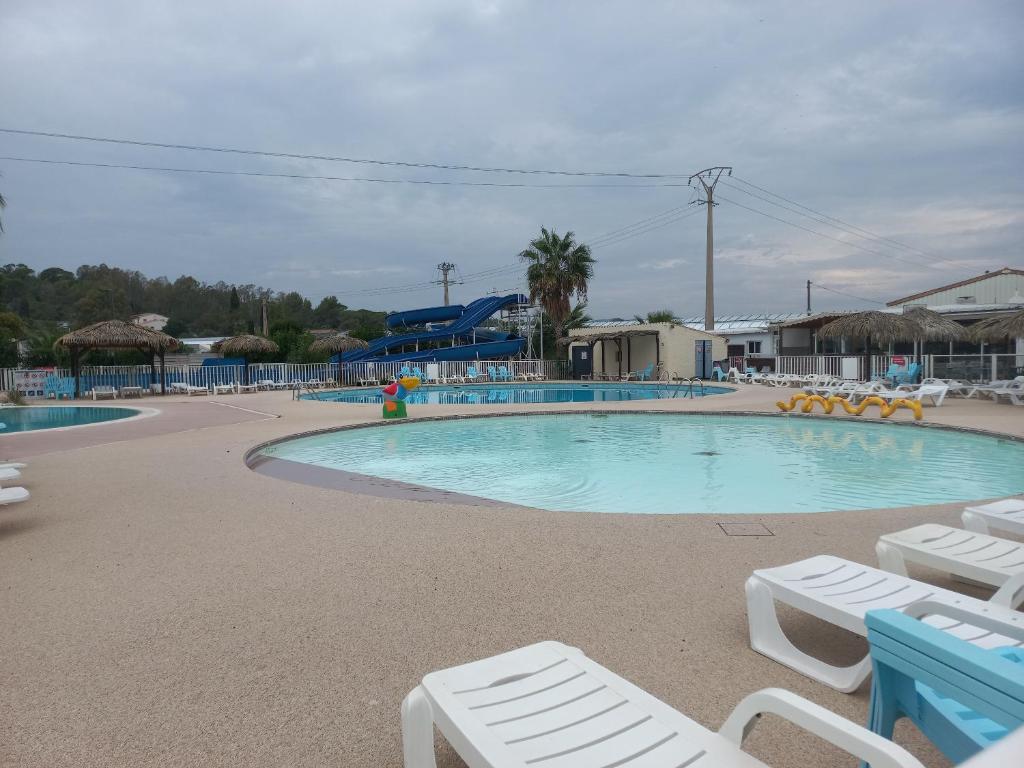 MOBIL HOME quartier Montourey, 83600 Fréjus