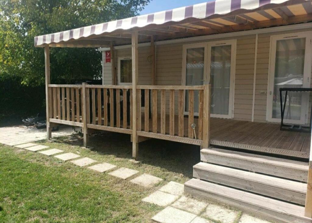 Camping Mobil-home Le cosy Les Charmettes Avenue de la Palmyre 17570 Les Mathes