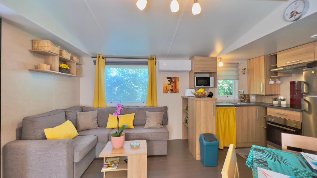 Mobil-Home Luminosa Camping Siblu 4**** 2399 Rue de Montourey, 83600 Fréjus